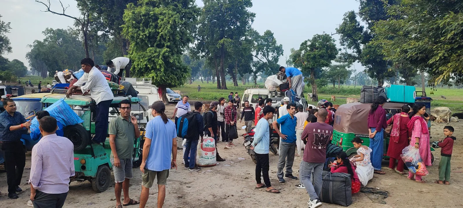 नाकामा चाडपर्व मनाउन घर फर्किनेको भीड