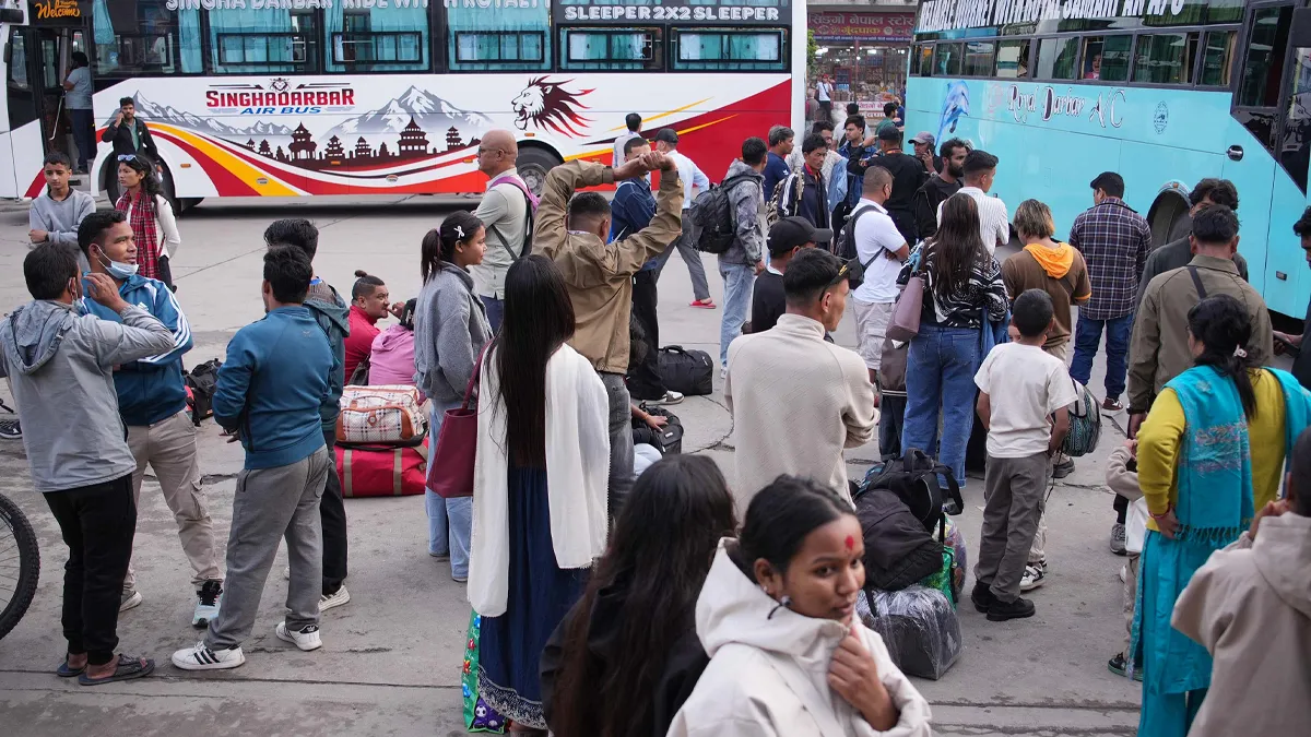 नयाँबसपार्कबाट गाउँ फर्किने यात्रुको चाप उच्च